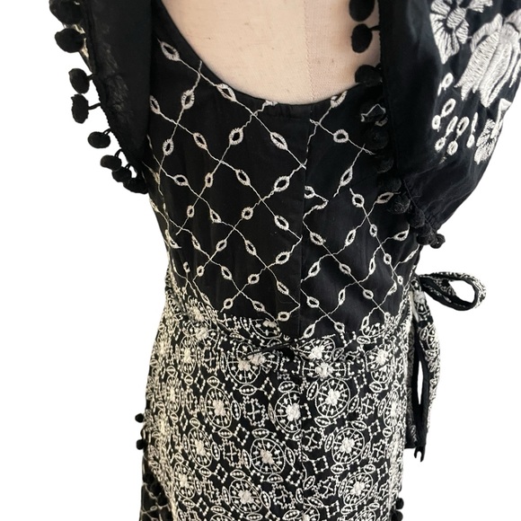 ANTHROPOLOGIE Marisol Off-The-Shoulder Midi Embroidered Dress - Picture 8 of 16